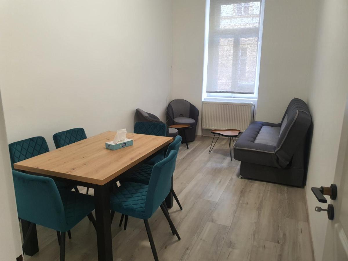 Hostel Comfort Прага Экстерьер фото
